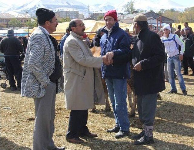 Soğuk Havada Kurban Bayramı Öncesi Sıkı Pazarlıklar Başladı