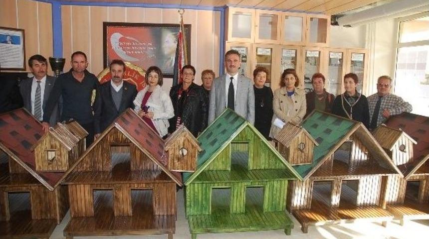 Gemlik Belediyesi&rsquo;nden Kedi Ve Kuş Evi
