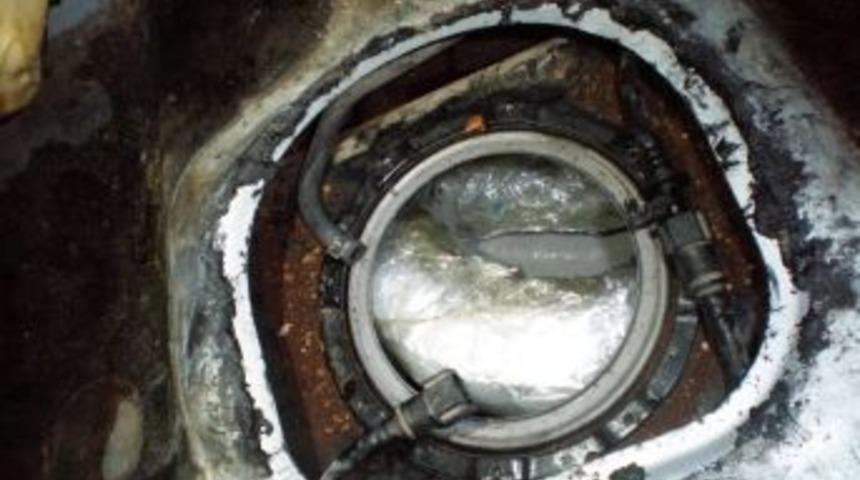 Yakıt Deposundan Benzin Değil Esrar &Ccedil;ıktı