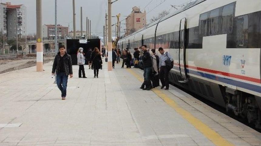 Yht Bayram Tatilinde 150 Bin Yolcu Taşıyacak