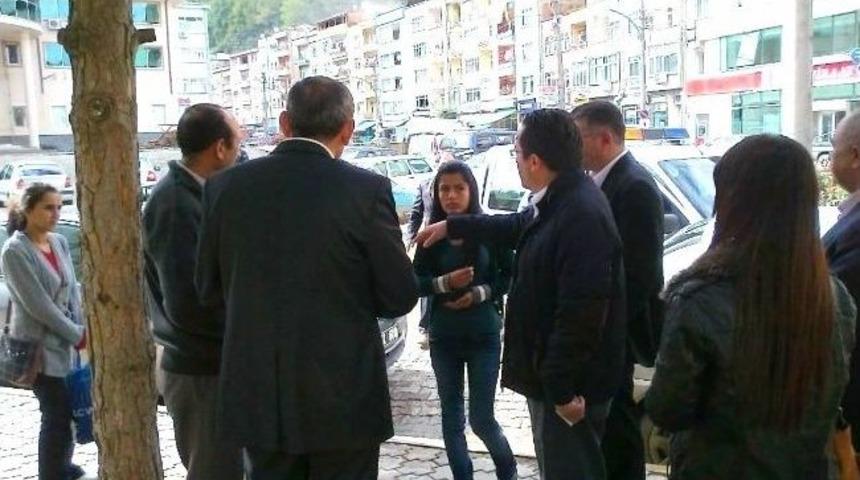 İl&ccedil;eye Gelen İlk &Ouml;ğrencileri Belediye Başkanı Karşıladı