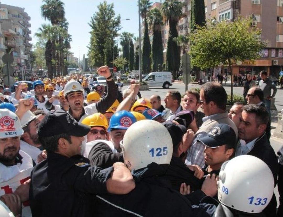 Ankara&rsquo;ya Y&uuml;r&uuml;yen İş&ccedil;ilerle Polis Arasında G&uuml;zergah Gerilimi