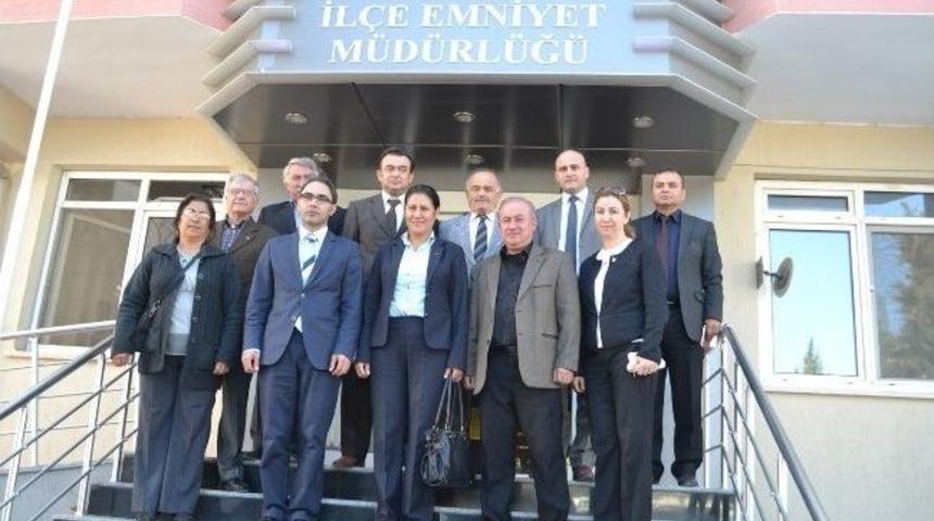 Chp'li Vekil Sakine &Ouml;z&rsquo;den İl&ccedil;e Emniyet M&uuml;d&uuml;r&uuml; G&uuml;ndoğdu&rsquo;ya Ziyaret