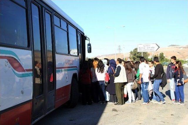 İkçü’lü Öğrencilerin Ulaşım Çilesi