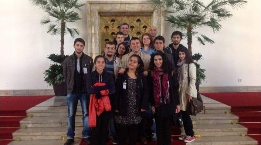 Malatyalı &Uuml;niversite &Ouml;ğrencilerinden Milletvekili Veli Ağbaba&rsquo;ya Ziyaret