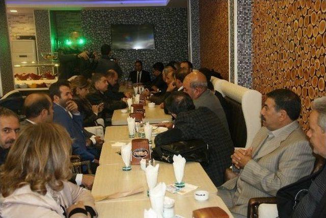 Ak Partili Buluş Gazetecilerle Bir Araya Geldi 1