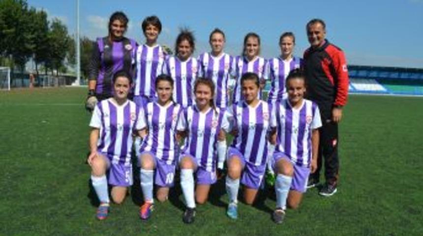 Gen&ccedil; kızlarımız finalde