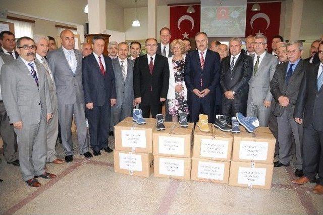 Manisa Ticaret Borsası’ndan Öğrencilere Bayram Hediyesi 2