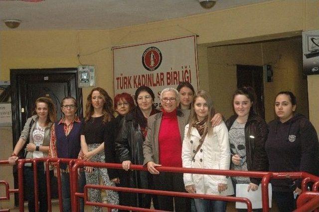 Kadınları Yoğun Bir Gündem Bekliyor