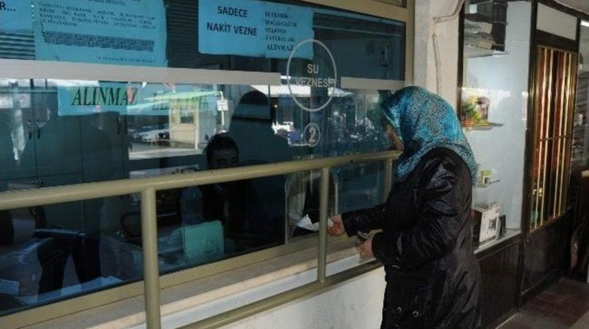 Belediye Veznelerini &Ouml;ğle Arası Da A&ccedil;ık