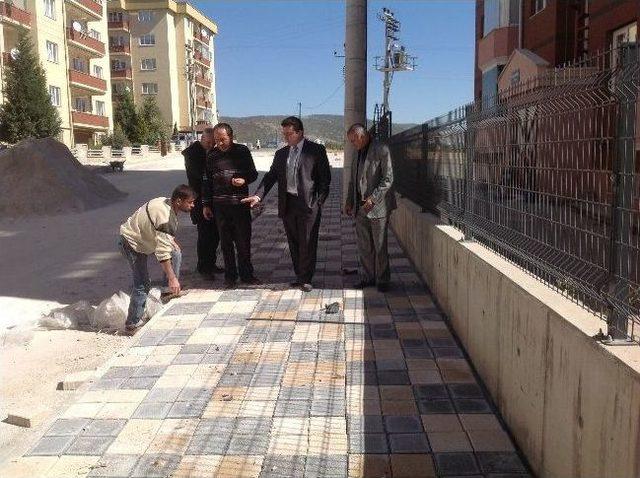 Başkan Vekili Bakıcı Kaldırım Çalışmalarını Denetledi 2