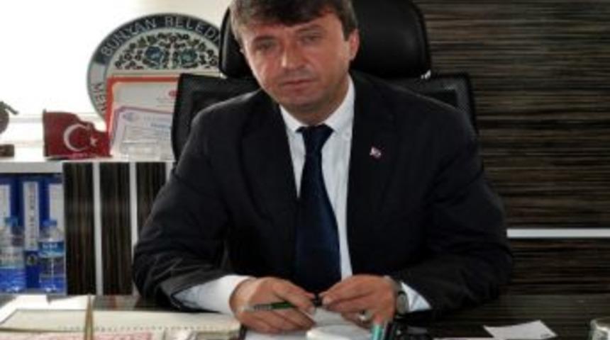 B&uuml;nyan Belediye Başkanı Mehmet &Ouml;zmen: