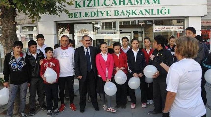 'koşan Adam' Kemal &Ouml;zdemir, İstanbul&rsquo;da Başlattığı Maraton Dizisinde Kızılcahamam&rsquo;a Ulaştı