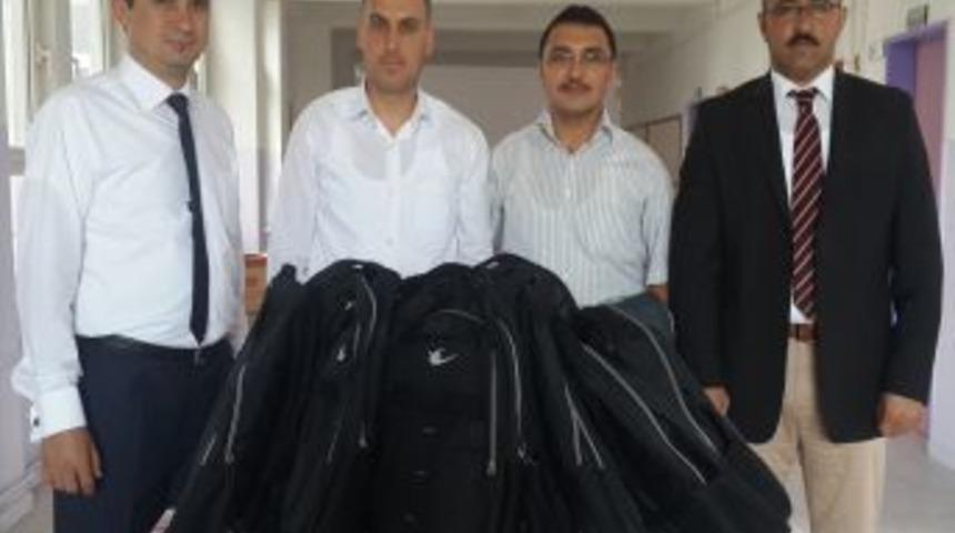 Eğitim G&ouml;n&uuml;ll&uuml;leri Ve Sabah Dershanesi Ihtiya&ccedil; Sahibi &Ouml;ğrencileri Unutmadı