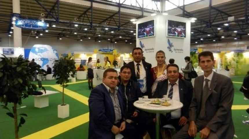 D&uuml;nya Arıcıları 2017&rsquo;de T&uuml;rkiye&rsquo;de Toplanacak