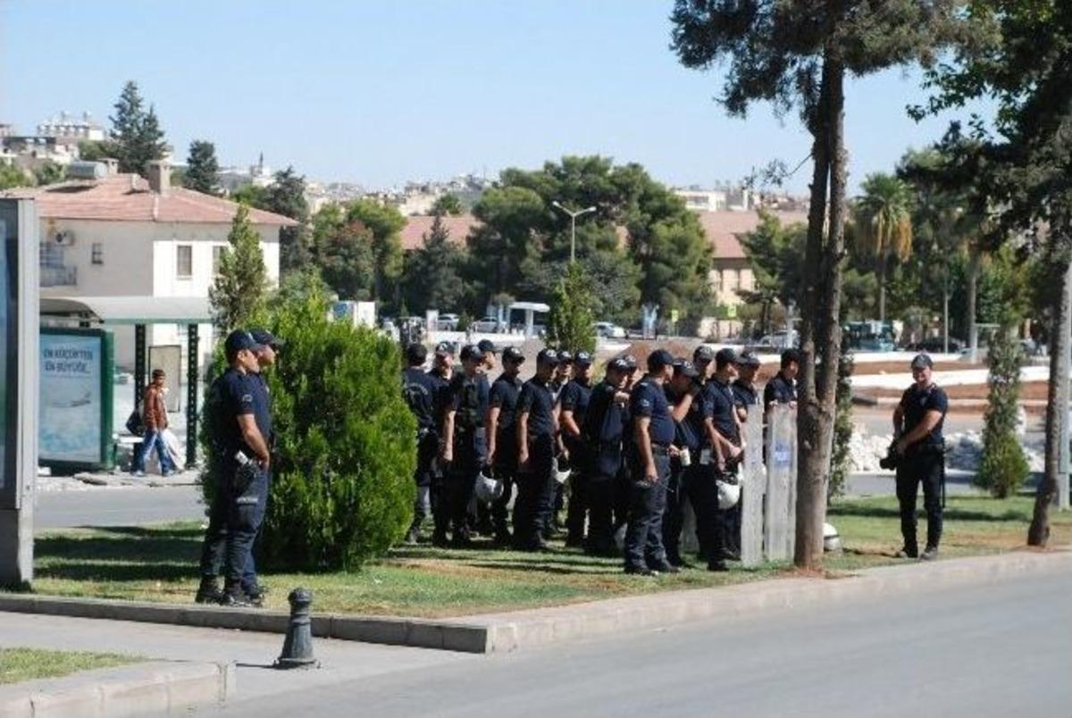 Şanlıurfa&rsquo;da &Ouml;calan'a Destek Y&uuml;r&uuml;y&uuml;ş&uuml;