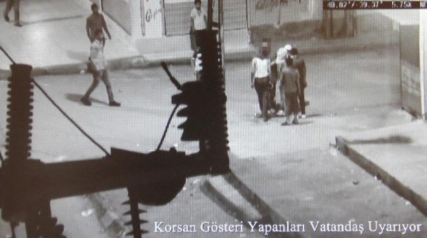 Korsan G&ouml;sterici Vatandaşı Yaktı