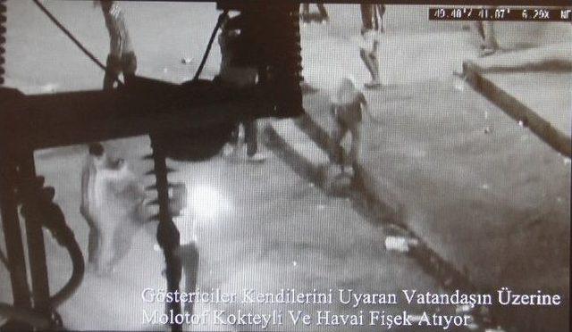 Korsan Gösterici Vatandaşı Yaktı