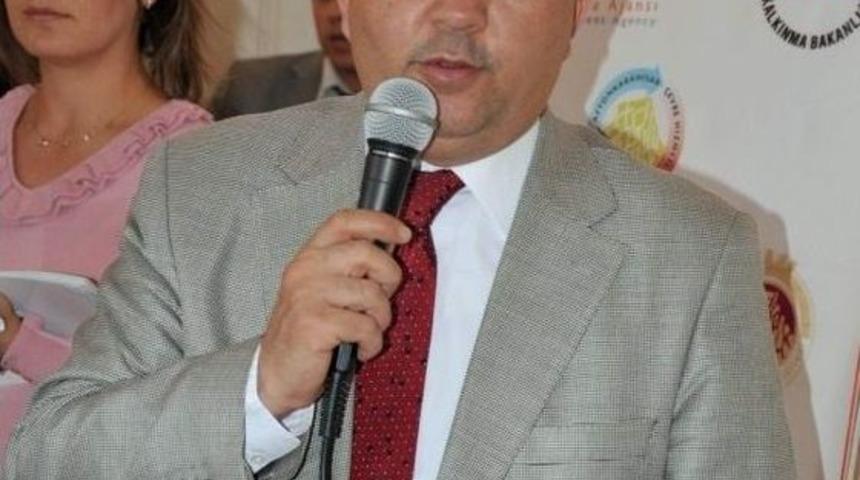 'kadınlar İleriyi D&uuml;ş&uuml;n&uuml;yor, Geri D&ouml;n&uuml;şt&uuml;r&uuml;yor' Projesi