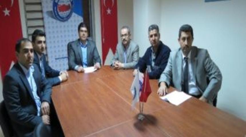 Gen&ccedil; Memur-sen&rsquo;den Darbe Eylemi