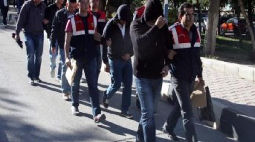 Bahis Operasyonunda G&ouml;zaltına Alınan 78 Kişi Sağlık Kontrol&uuml;nden Ge&ccedil;ti