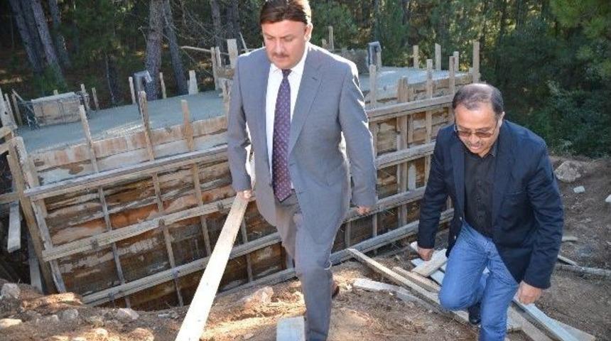 Genel Sekreter Eski, Kanalizasyon İnşaat &Ccedil;alışmalarını Yerinde İnceledi