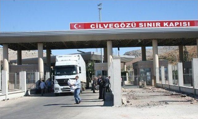 Cilvegözü'nde 12 Kilometrelik Tır Kuyruğu Oluştu