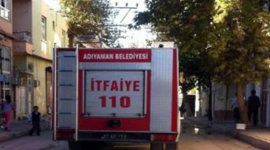 Bir Kova Su İle Yangın S&ouml;nd&uuml;r&uuml;ld&uuml;