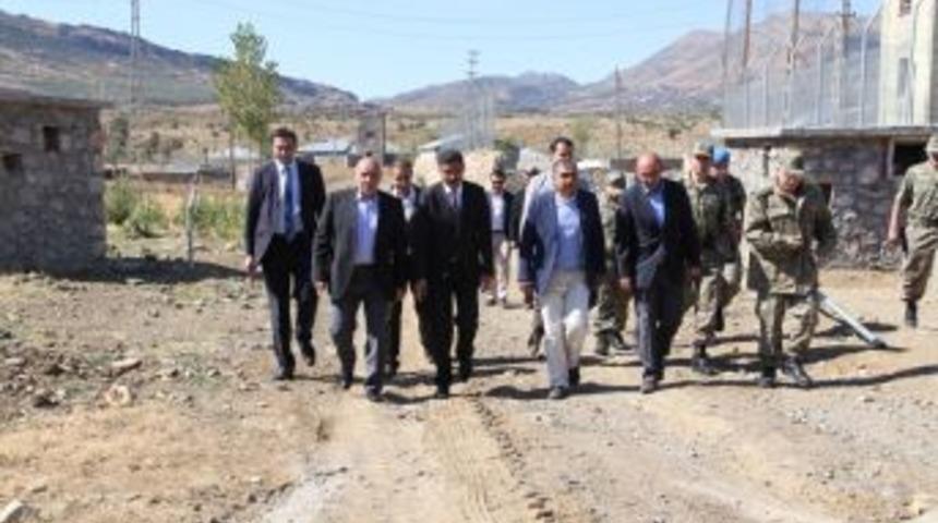 Vali Ko&ccedil;ak Arıcak Ve Beldelerinde incelemede bulundu