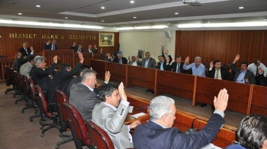 İneg&ouml;l Belediyesi'nin 2014 Yılı Performans Programı Oy &Ccedil;okluğu İle Kabul Edildi