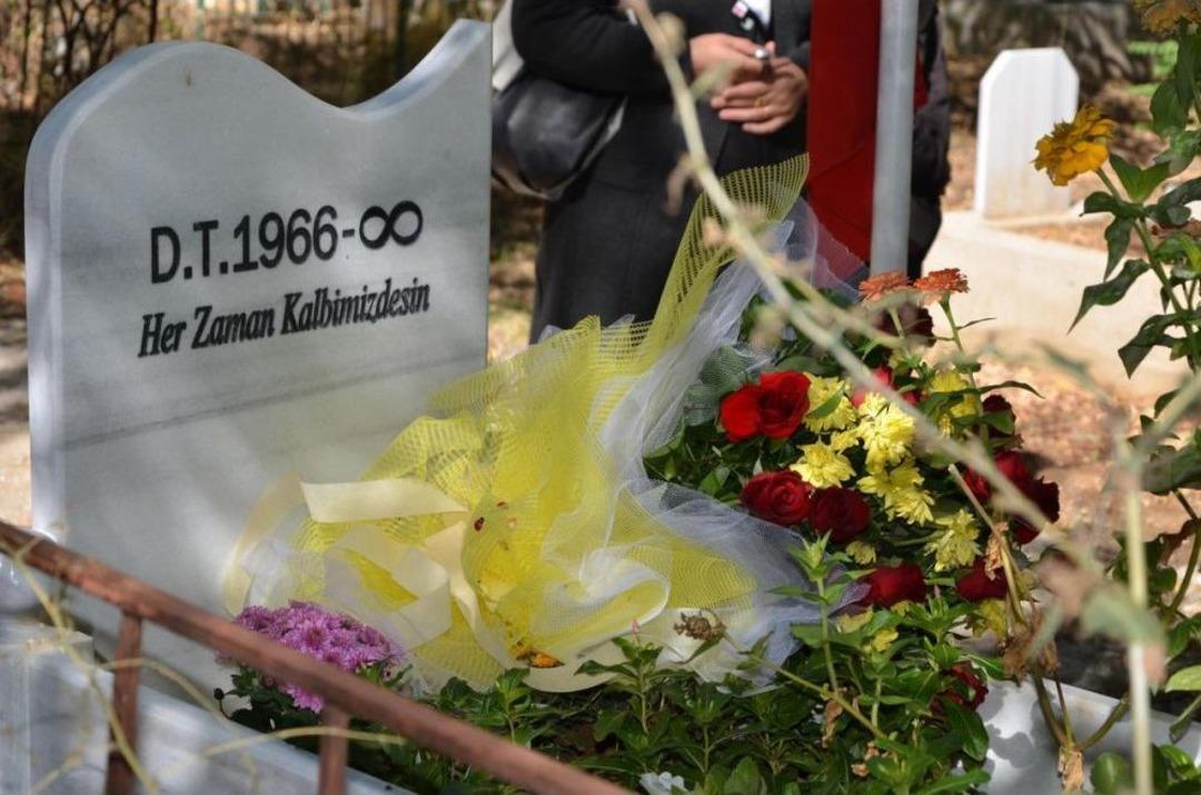 BİK Şube M&uuml;d&uuml;r&uuml; Bolat, Mezarı Başında Anıldı