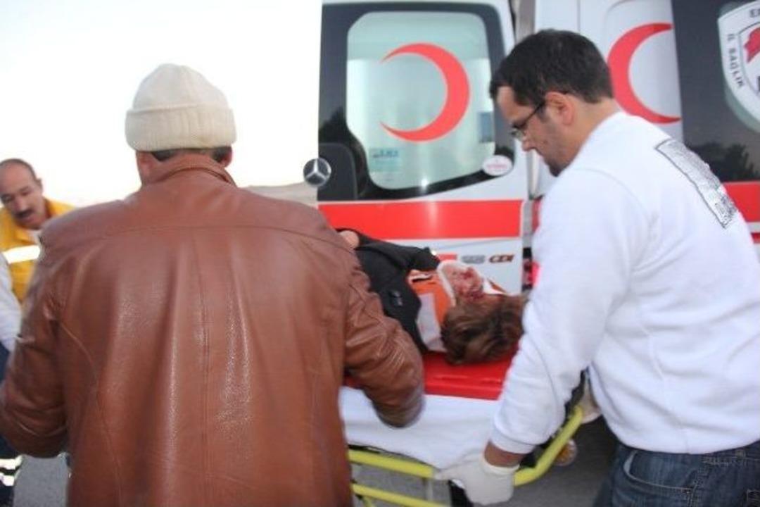 Erzurum&rsquo;da Trafik Kazası: 5 Yaralı