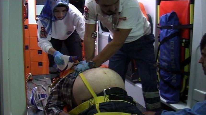 Adıyaman-malatya Karayolunda Kamyonet Takla Attı: 1 &Ouml;l&uuml;