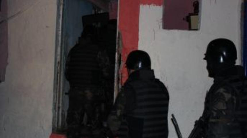 Narkotik Polisinden Helikopter Destekli Şafak Operasyonu