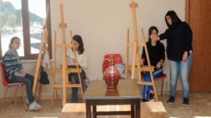 Kırşehir Belediyesi Kurslarına Yoğun İlgi