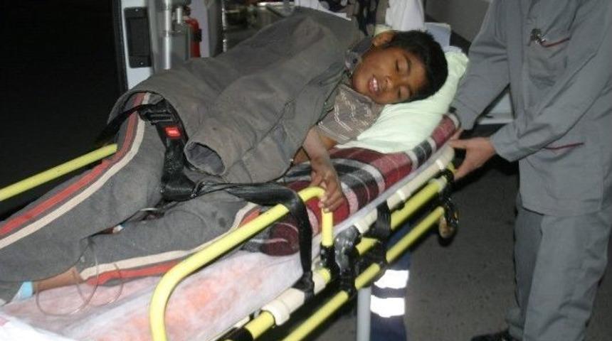 &Ccedil;adırda Isınmak İ&ccedil;in Yakılan Mangal 9 Kişiyi Zehirledi