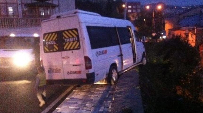 Trabzon&rsquo;da &Ouml;ğrenci Servisi B&uuml;y&uuml;k Tehlike Atlattı