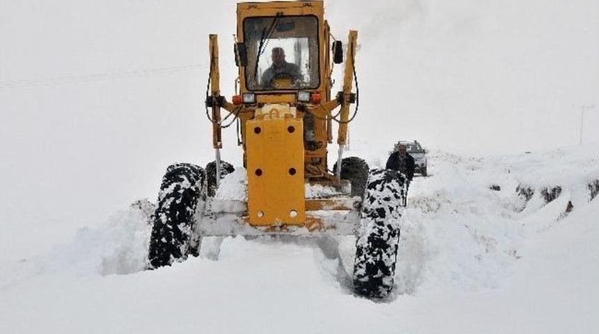 G&uuml;m&uuml;şhane Yaylalarında Karla M&uuml;cadele