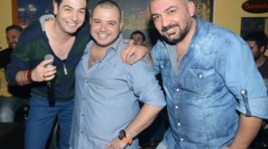 İzmirli Sanat&ccedil;ılar Coşturdu