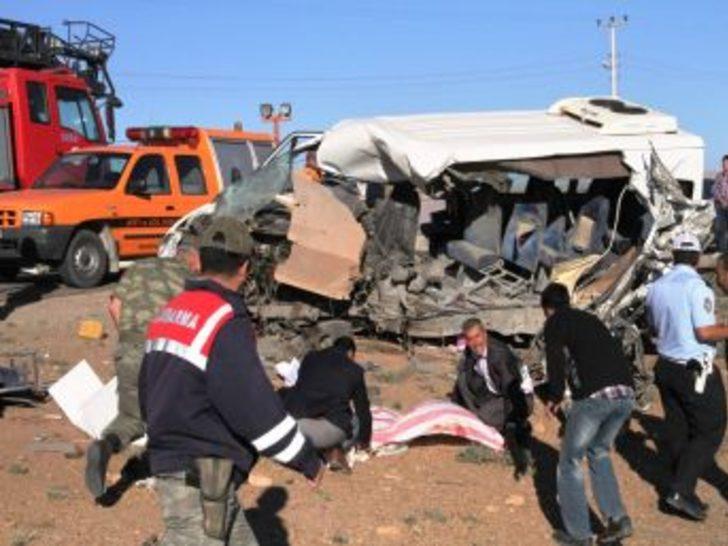 Mardin'de öğrenci servisi kaza yaptı 4 ölü Mardin Haberleri