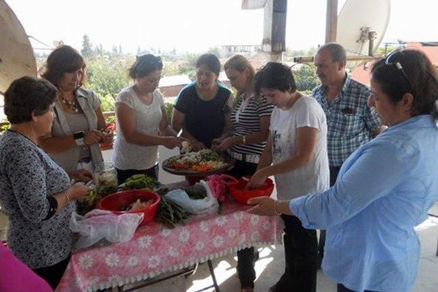 Erbeylili Kadınlar Turşu Yapımı Konusunda Bilgilendirildi