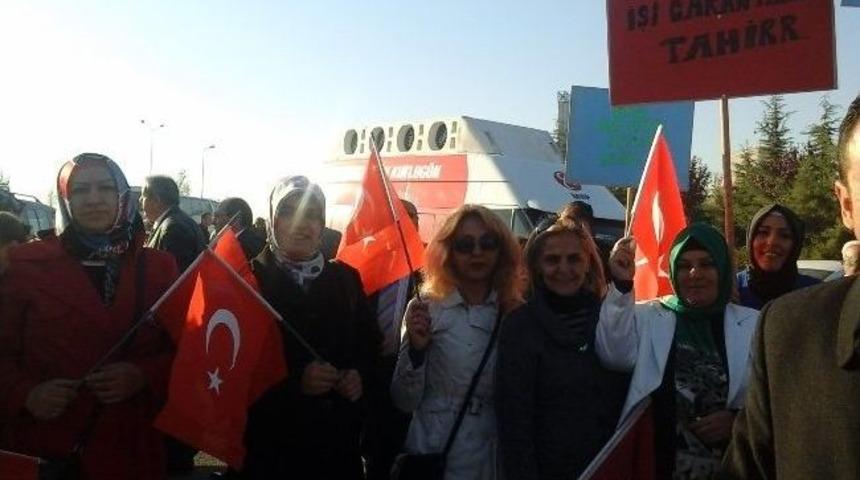 Mhp'liler Beyaz Tv Sunucusunu Protesto Etti