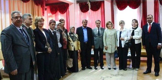 Vali Tapsız, Manevi Kızının Nikah Şahitliğini Yaptı 3