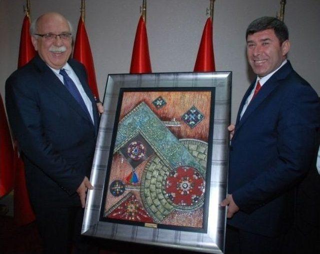 Bakan Avcı dan Milli Eğitim M&uuml;d&uuml;r&uuml;ne &Ouml;ğretmen Uyarısı 1