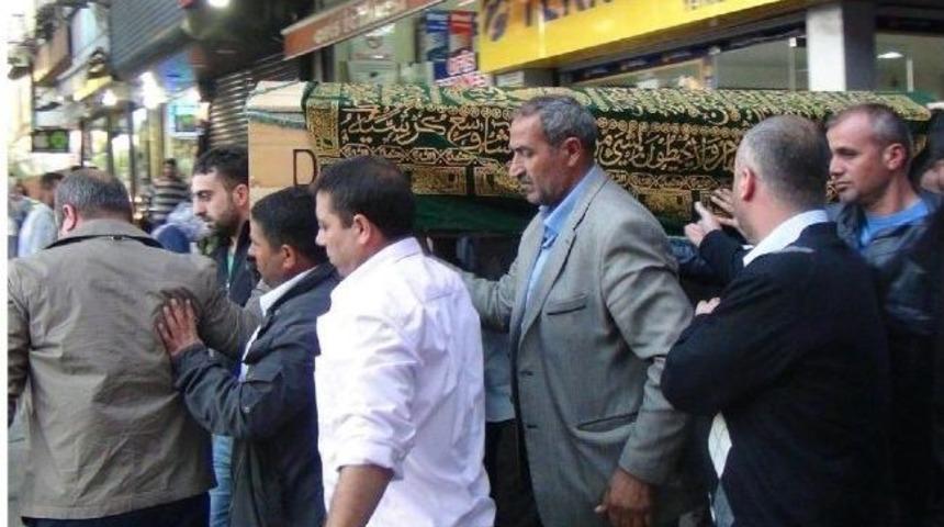 Diyarbakır'da Şofbenden Zehirlenen Kadın Hayatını Kaybetti