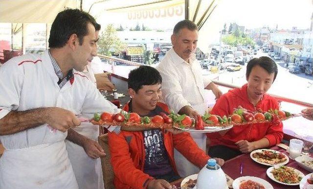 &Ccedil;inliler Adana Kebabı na Bayıldı 1
