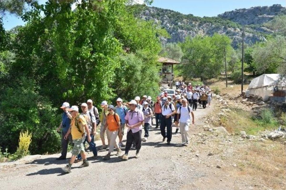 Konyaaltı&rsquo;nda 90&rsquo;ıncı Kuruluş Yıld&ouml;n&uuml;m&uuml; Coşkusu