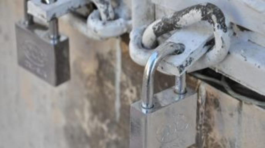 Şırnak'ta Kepenkler A&ccedil;ılmadı