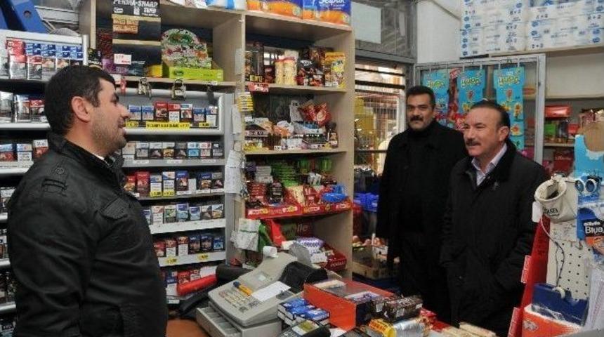 Başkan Doğan, &Ccedil;ocukluğunun Ge&ccedil;tiği Mahalleyi Gezdi