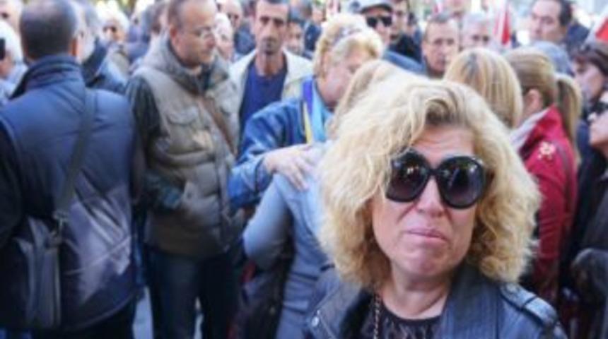 Balyoz Davasında Temyiz Kararını &Ouml;ğrenen Sanık Yakınları G&ouml;zyaşlarına Boğuldu